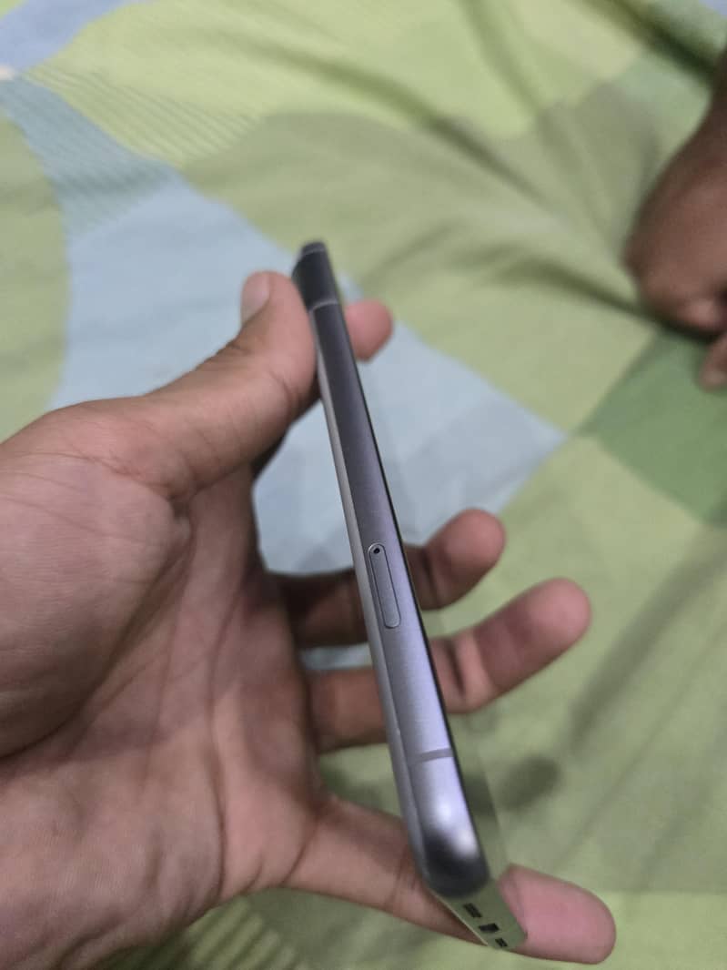Google Pixel 8 4
