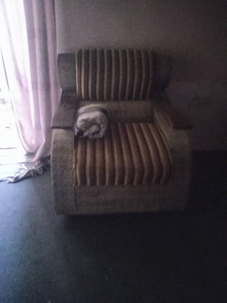 3seet sofa 1