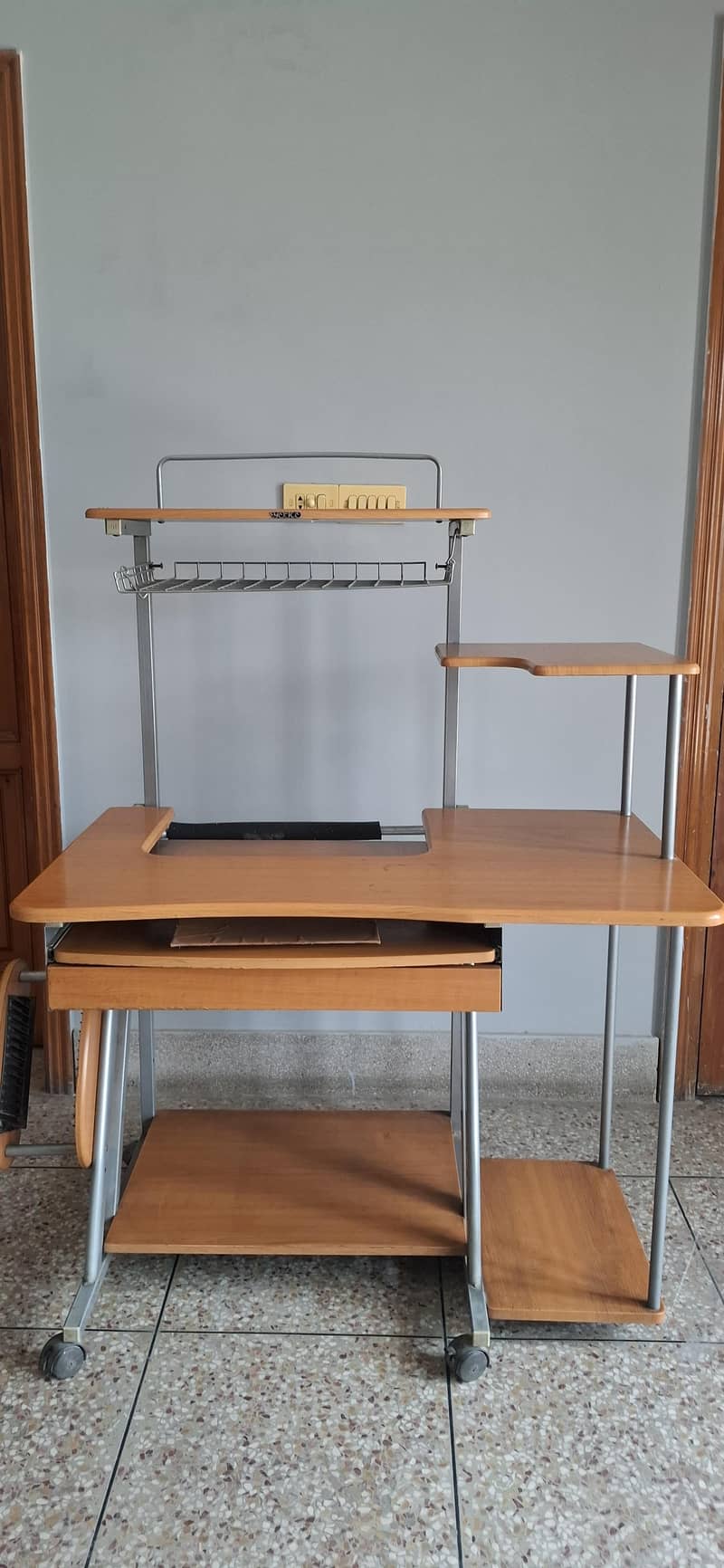 computer table 0