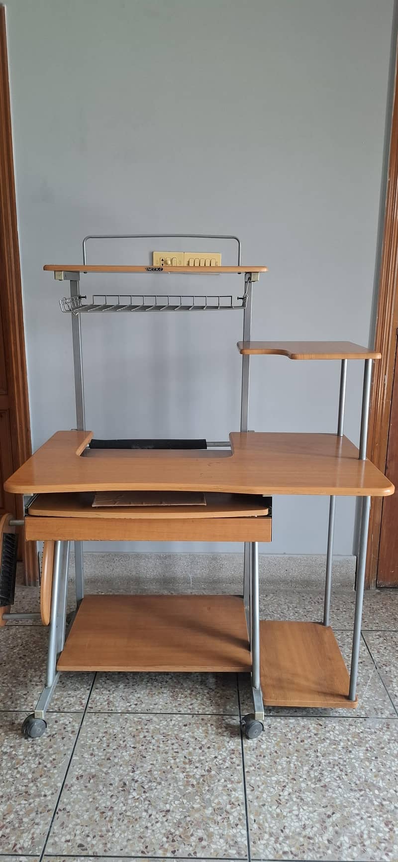computer table 1