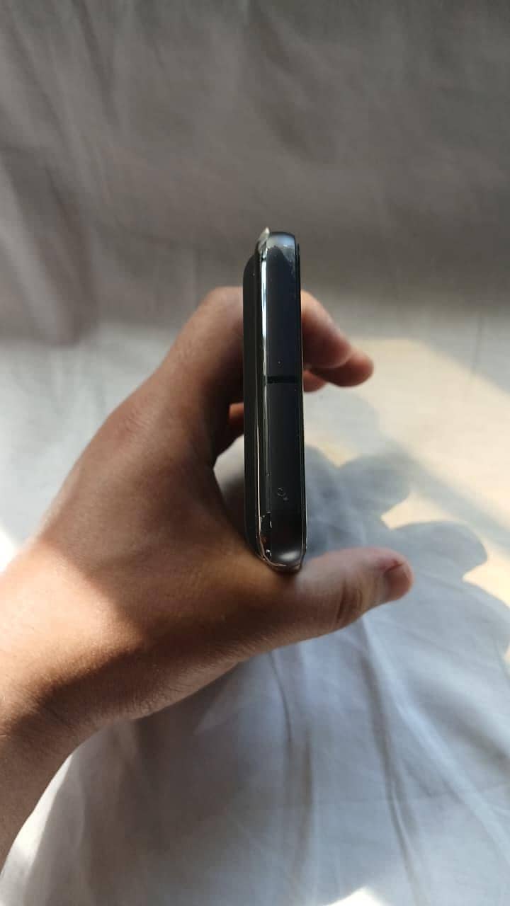 Google Pixel 8 4