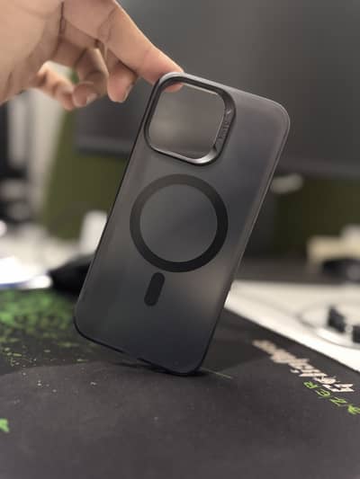 15 pro Max orignal Benks Cover