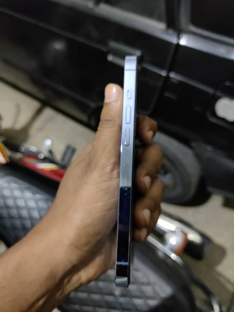 iPhone 13 pro 4