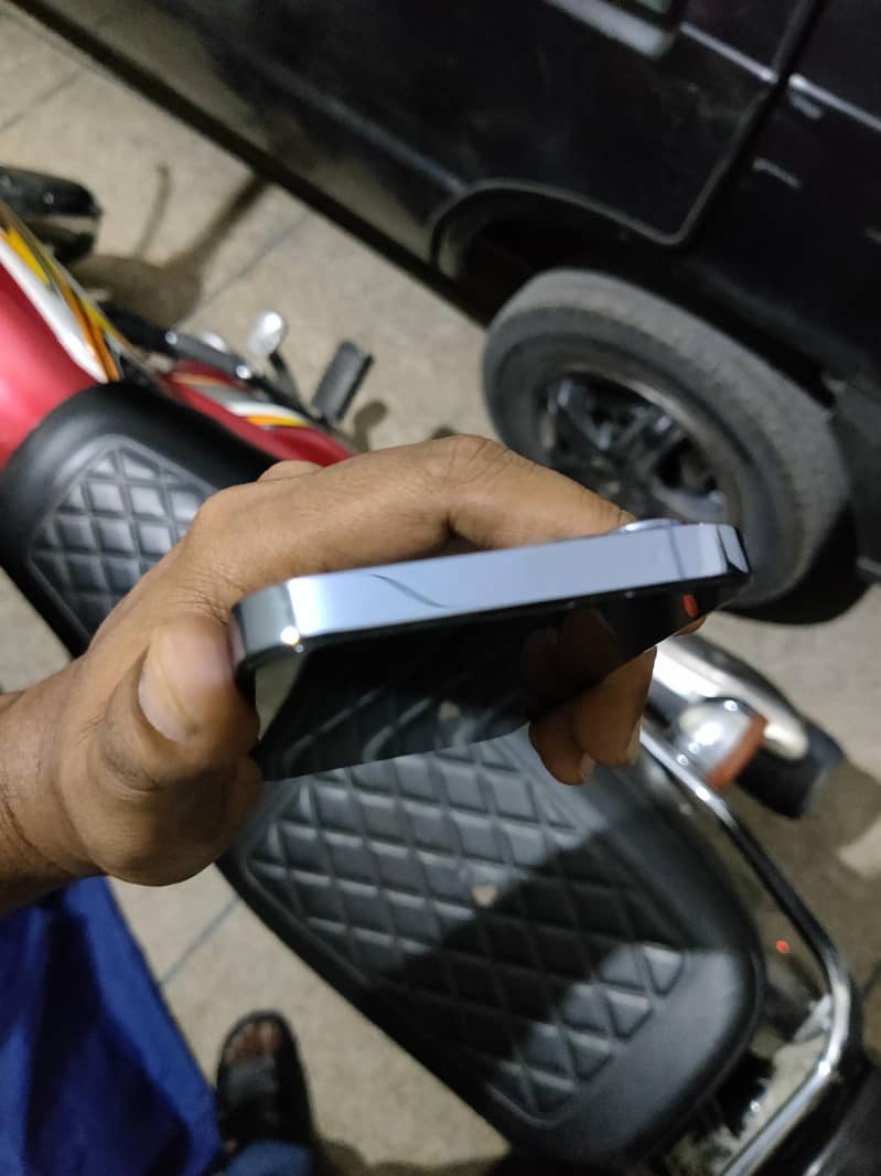 iPhone 13 pro 5
