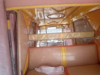 9 seater auto rickshaw