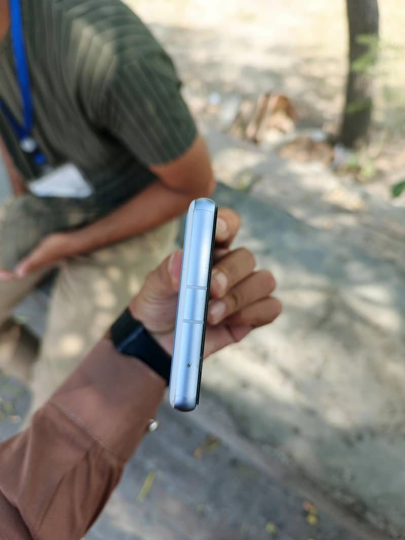 Google Pixel 7a 4