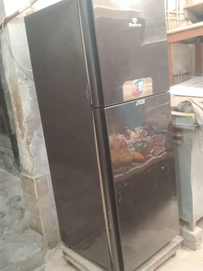 Urgent Dawlance Fridge For SaLe