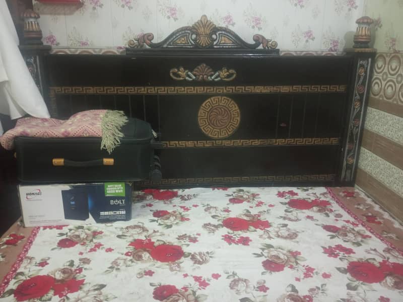 king size bed 0