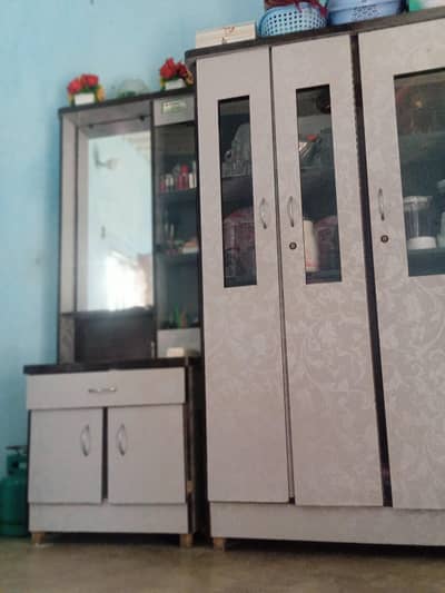 furniture 3 pec almari diwaider dressing table