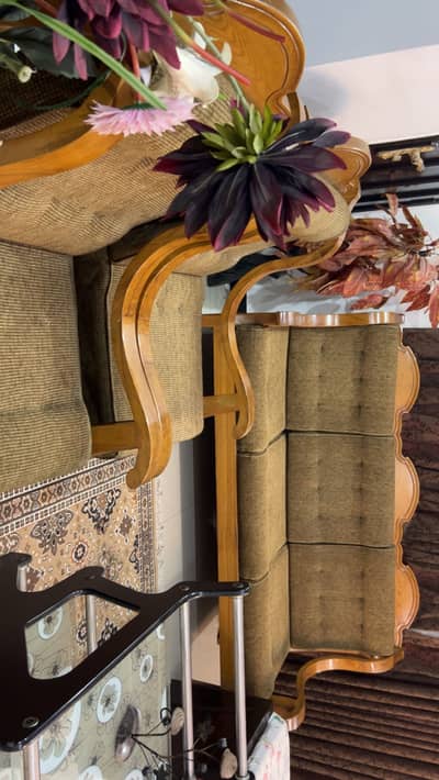 Elegant Solid 5-Seater Sofa Set-| Premium design | Excellent Condition
