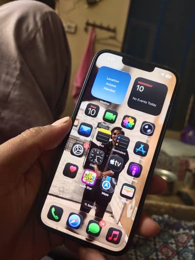 Apple iPhone 13