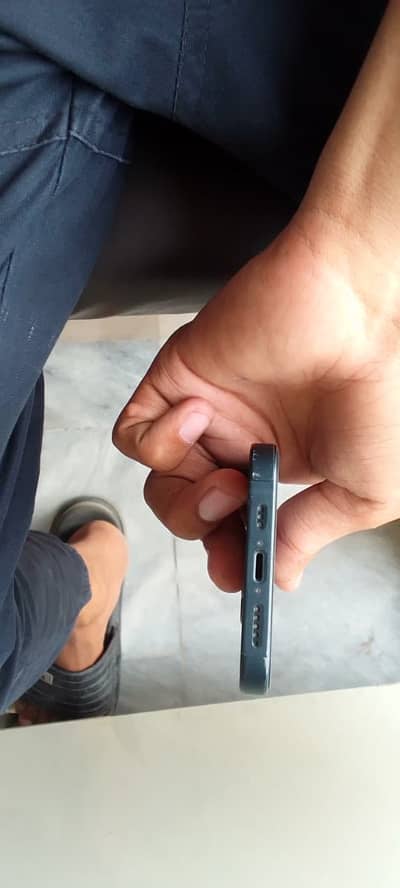 Apple iPhone 13
