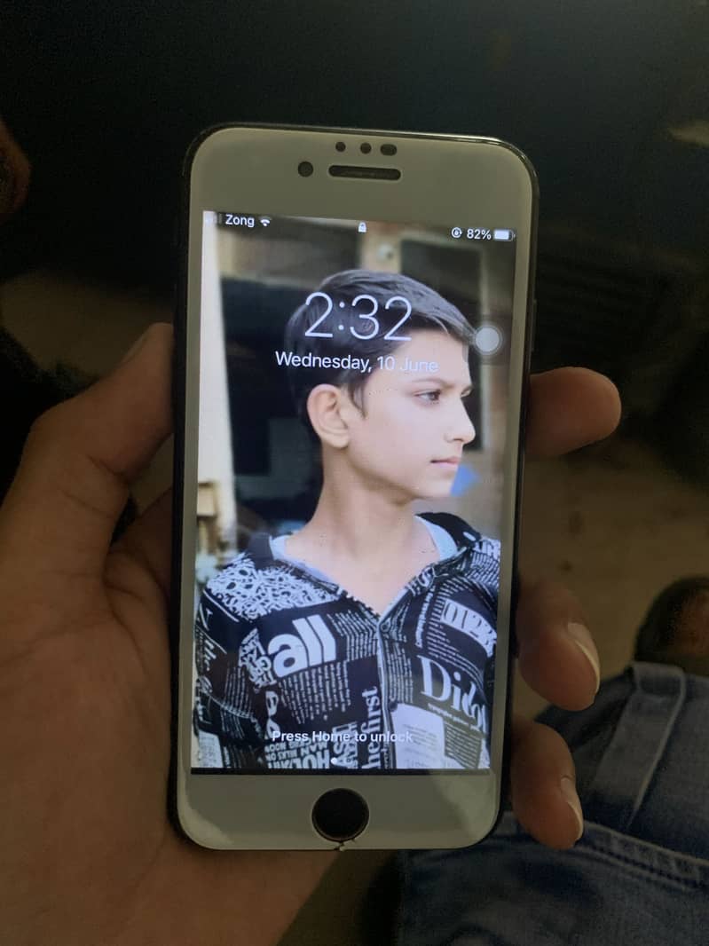 Apple iPhone 7 1