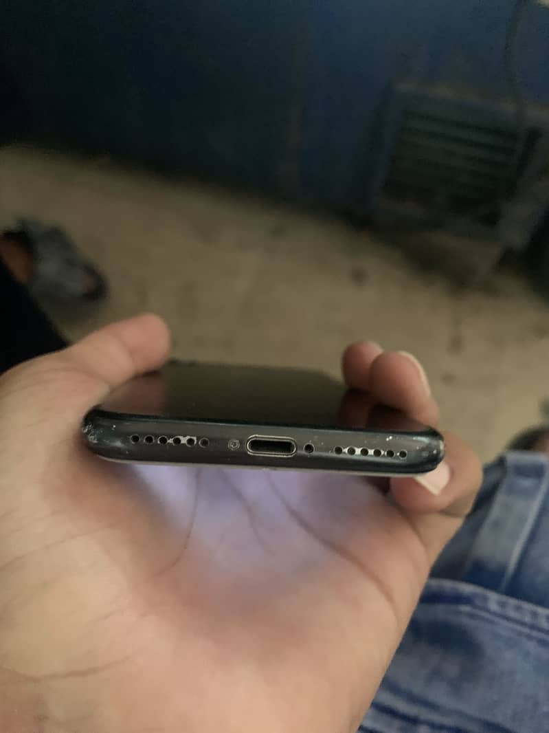 Apple iPhone 7 2