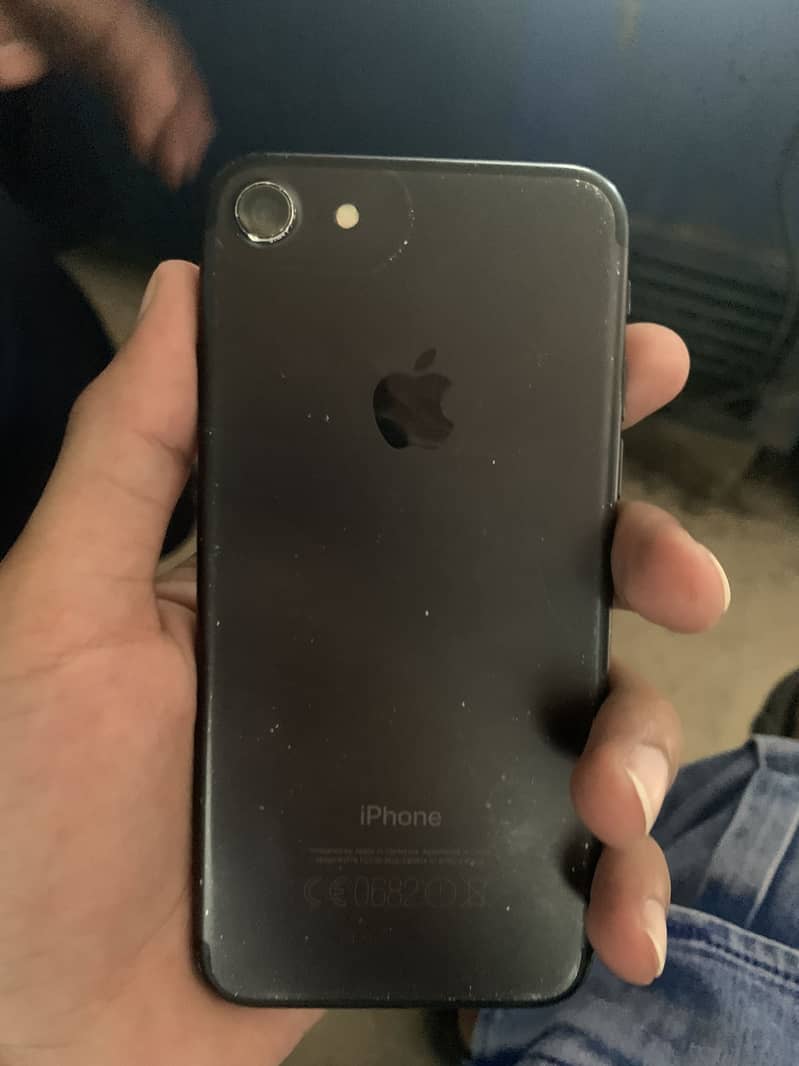 Apple iPhone 7 3