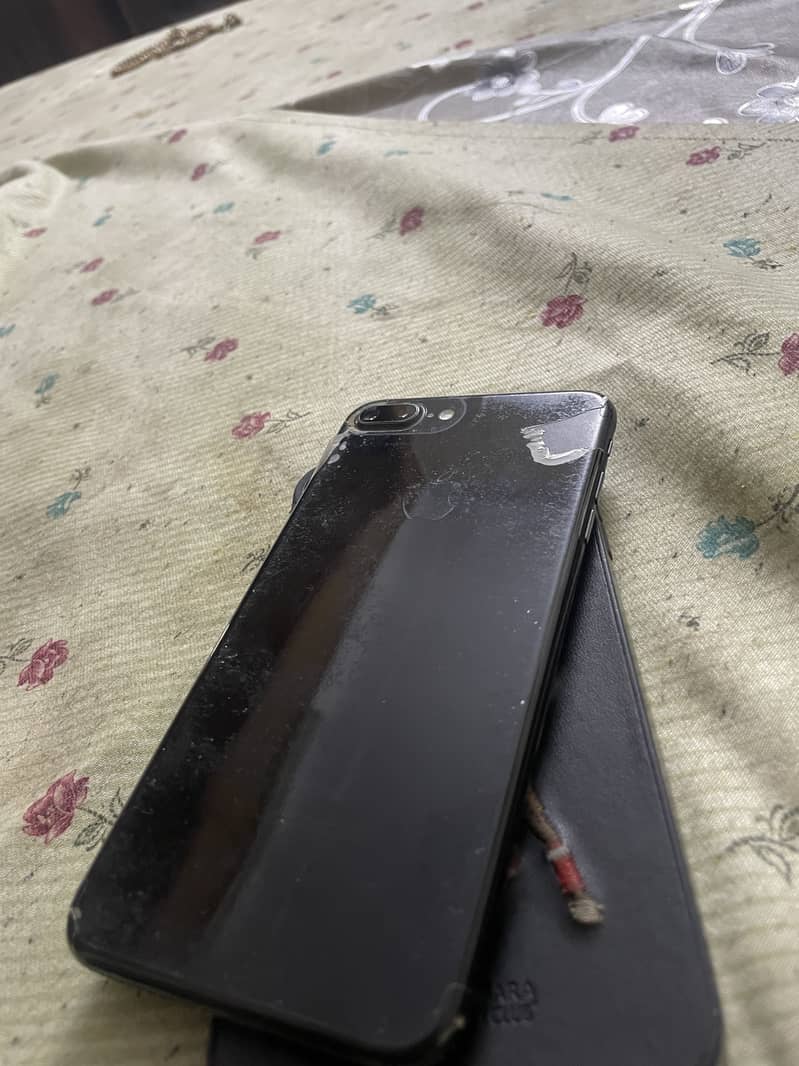 Apple iPhone 7 Plus 2