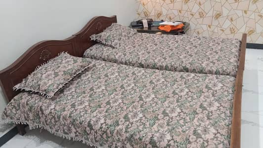used 2 single beds with matas(Complete shesham wood)