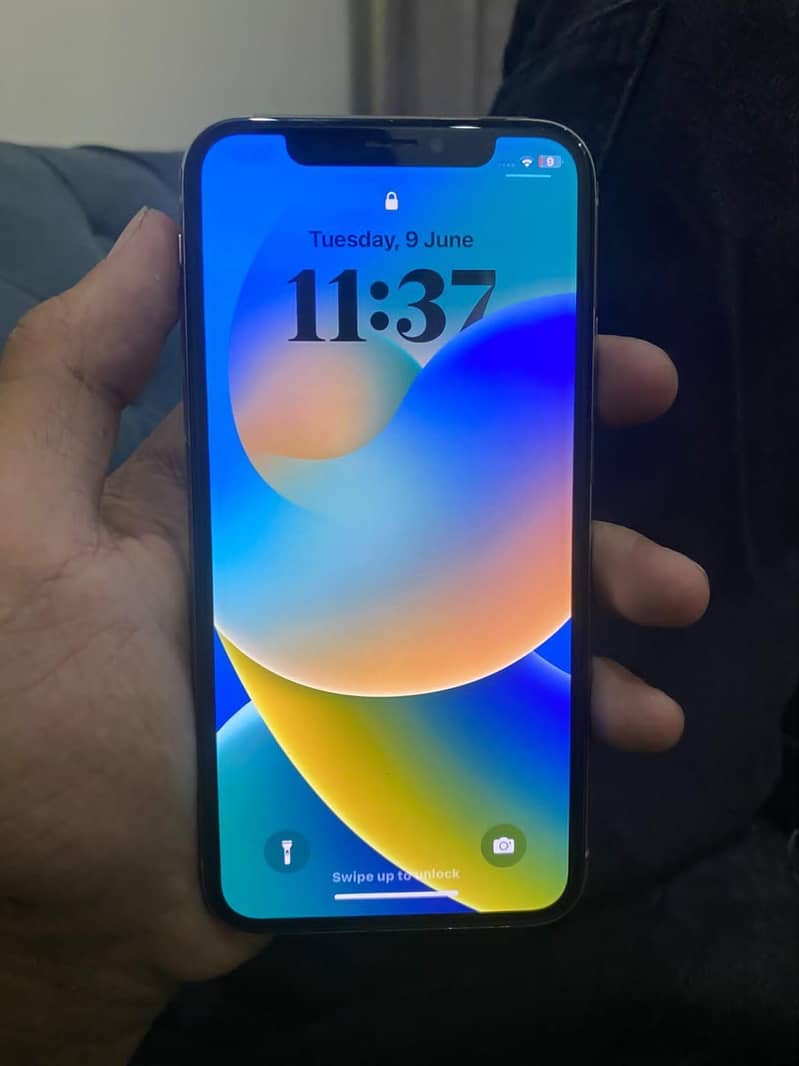 Apple iPhone X 4