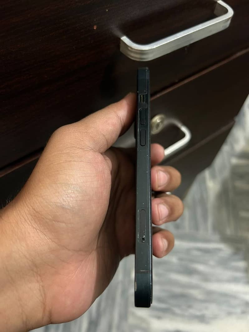 Apple iPhone 13 3