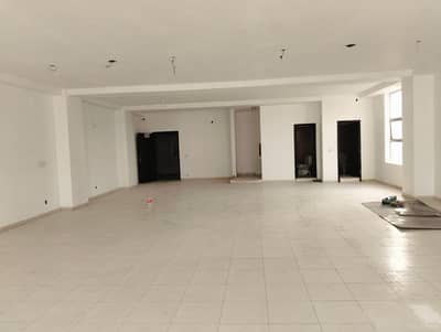 "Low Rent 1600 Sq Ft Commercial Office In Gulberg- Don,t Miss This Deal"