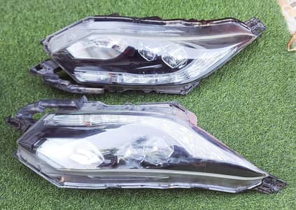 Honda Vezel Headlights