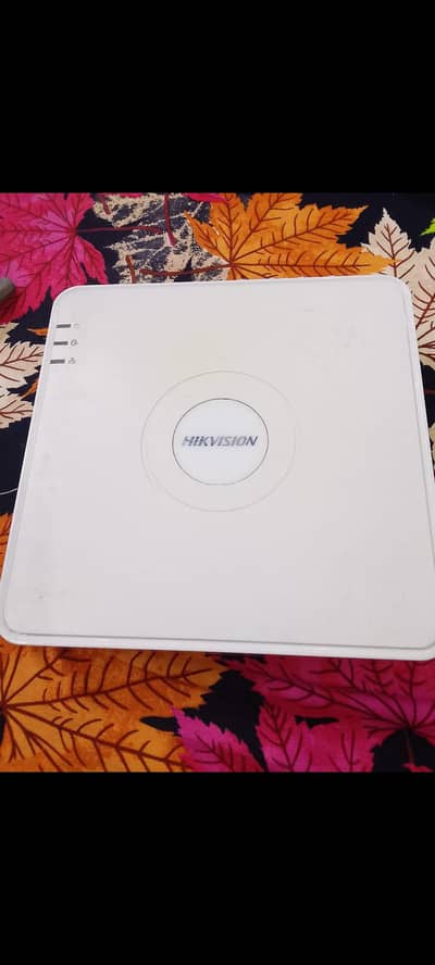 Hikvision 4 Camera CCTV System with DVR – Excellent Condition 