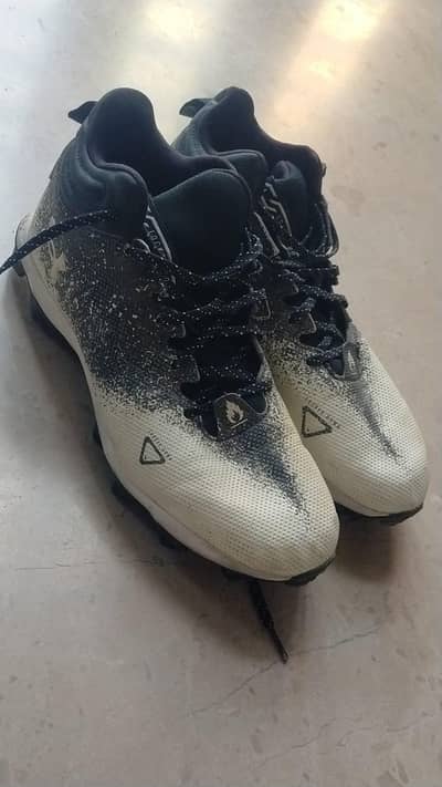 UNDER ARMOUR ORIGINAL SHOES FOR FOOTBALL IMPORTED