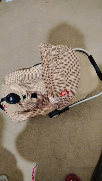 zubaidas carrycot, chair, sliding carry cot