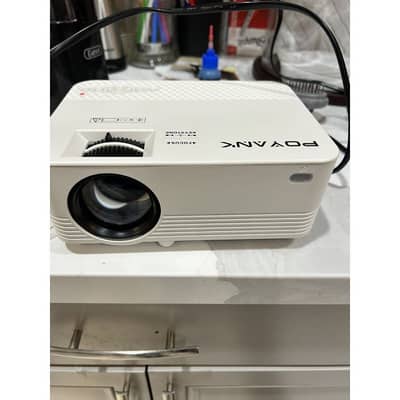Poyank Portable HD Quality Projector – Big Screen 2000 Lumens