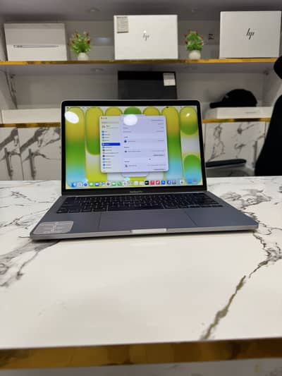 Macebook pro M2  2022 16/256
