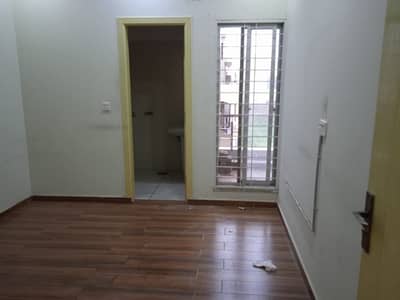 700sqft office available for rent