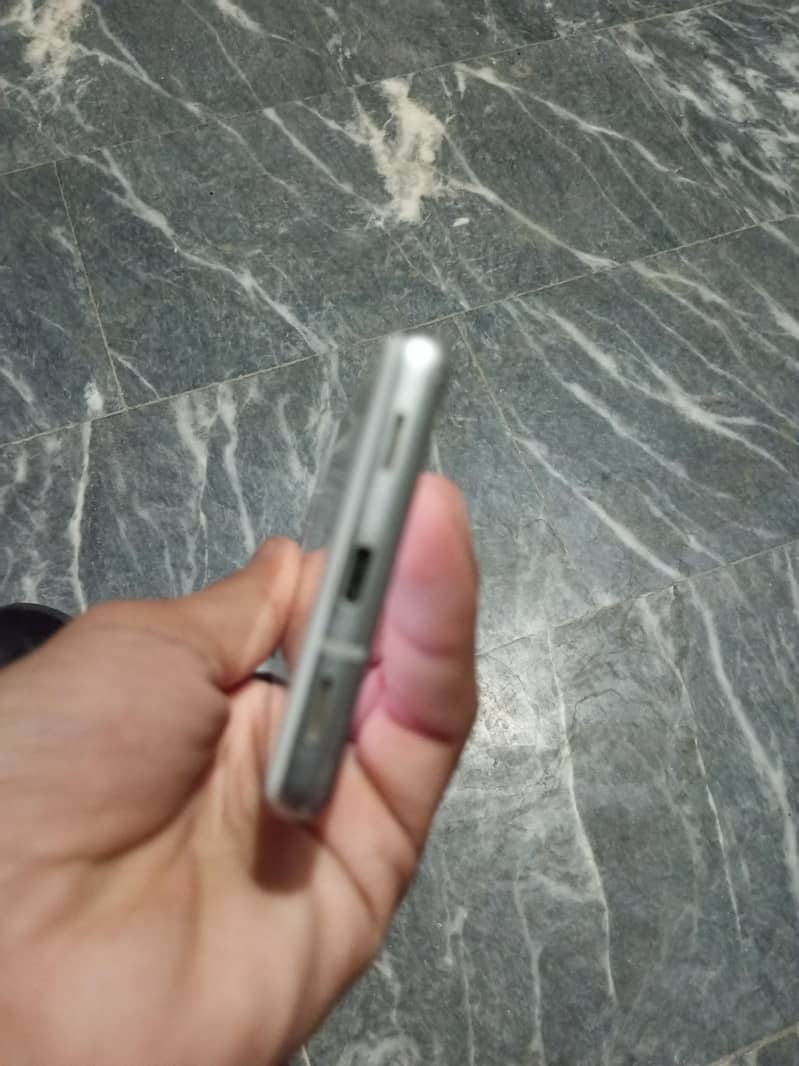 Google Pixel 7a 2