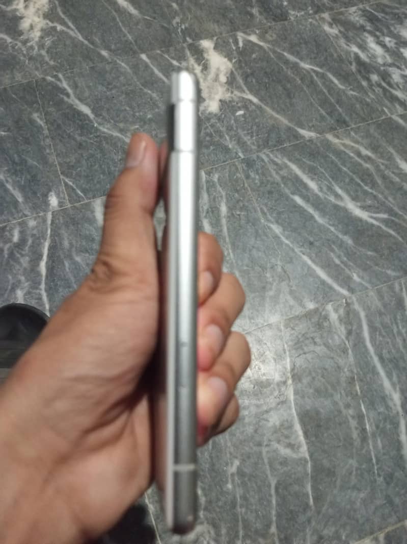 Google Pixel 7a 4