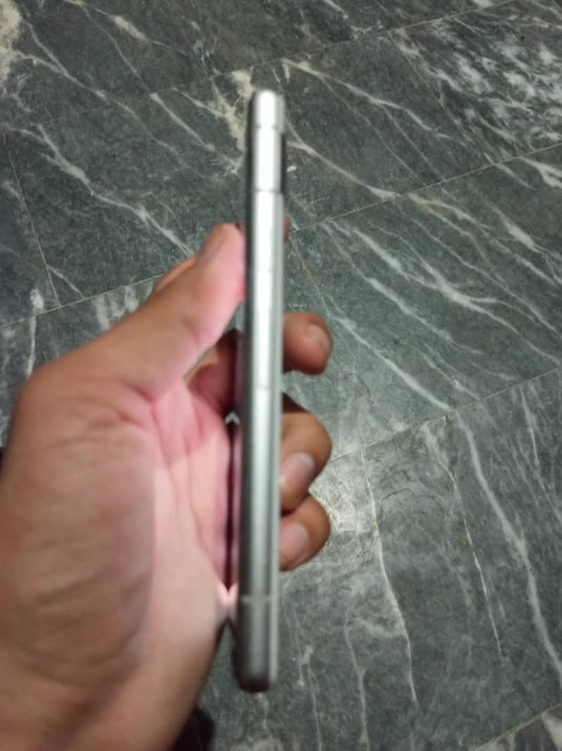 Google Pixel 7a 5