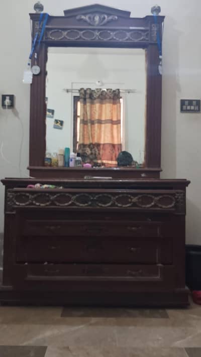 woodem dressing table, iron stand and 2 side tables.