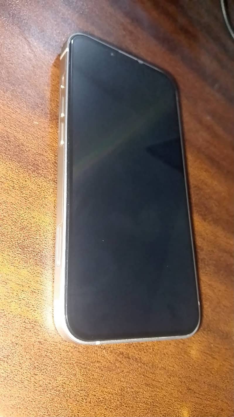Apple iPhone 13 2