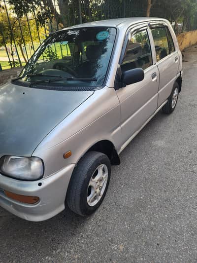 Daihatsu Cuore 2011
