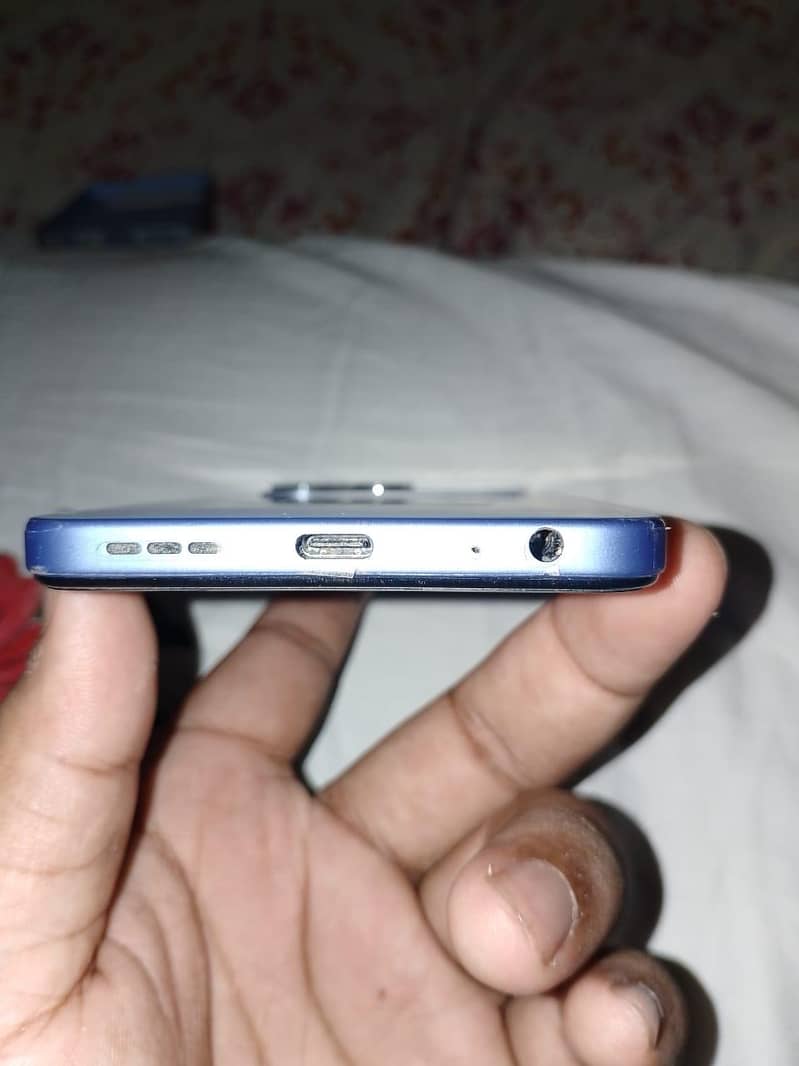 Tecno Spark 40 4