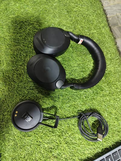 jabra evolve 2 85 wireless Bluetooth handphone with recivar with dock