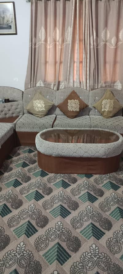 urgent sale cornor sofa 6 seater solid wood  new molty foam
