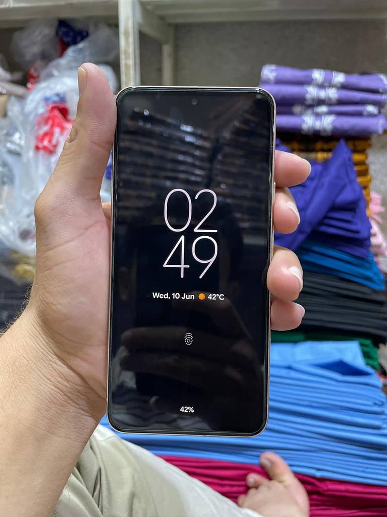 Google Pixel 8 1