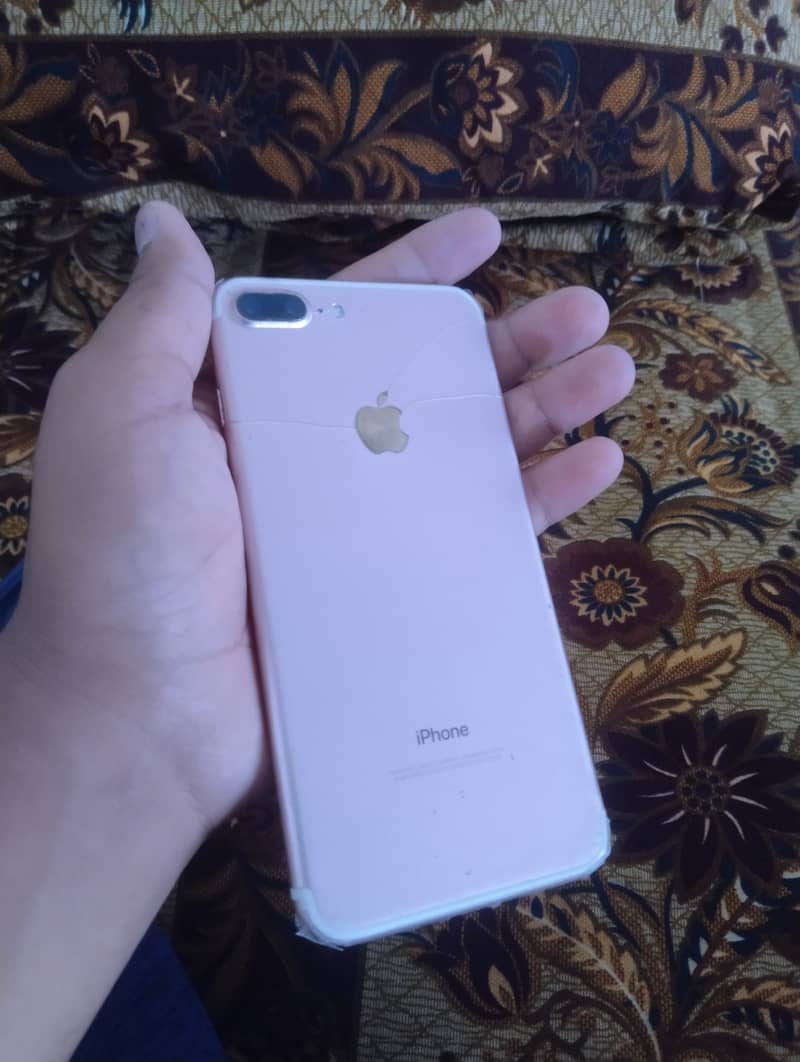 Apple iPhone 7 Plus 5