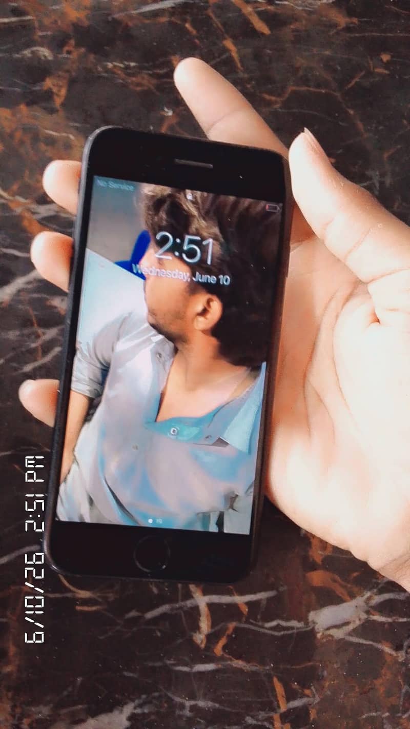 Apple iPhone 7 1