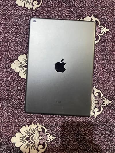 ipad 9th jeneration  with box 64gb 86 battrey health