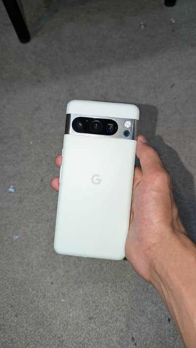 Google Pixel 8 Pro