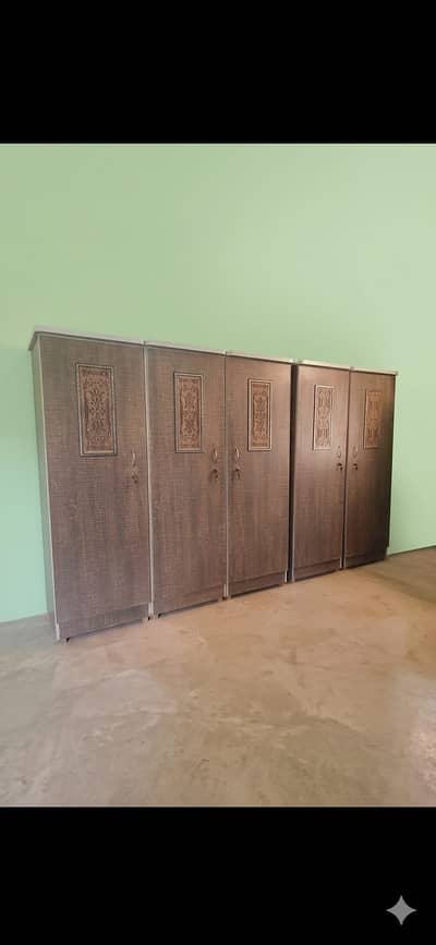 Dressing with mirror and 5 door of wardrobe for sale.