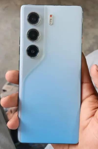 camon 40 pro