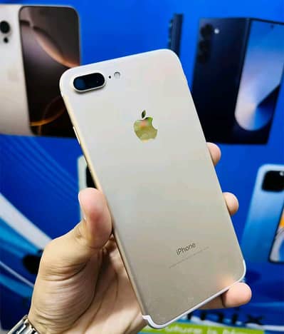 I phone 7 plus 128 gb with box whtsaap number 0319.2144599