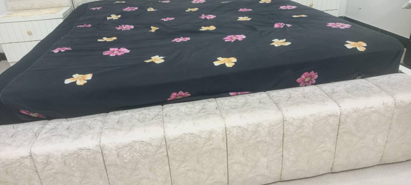 Bed set with pair table dressing mirror 1
