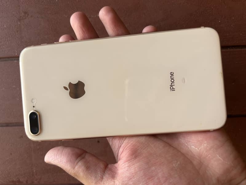 Apple iPhone 8 Plus 1